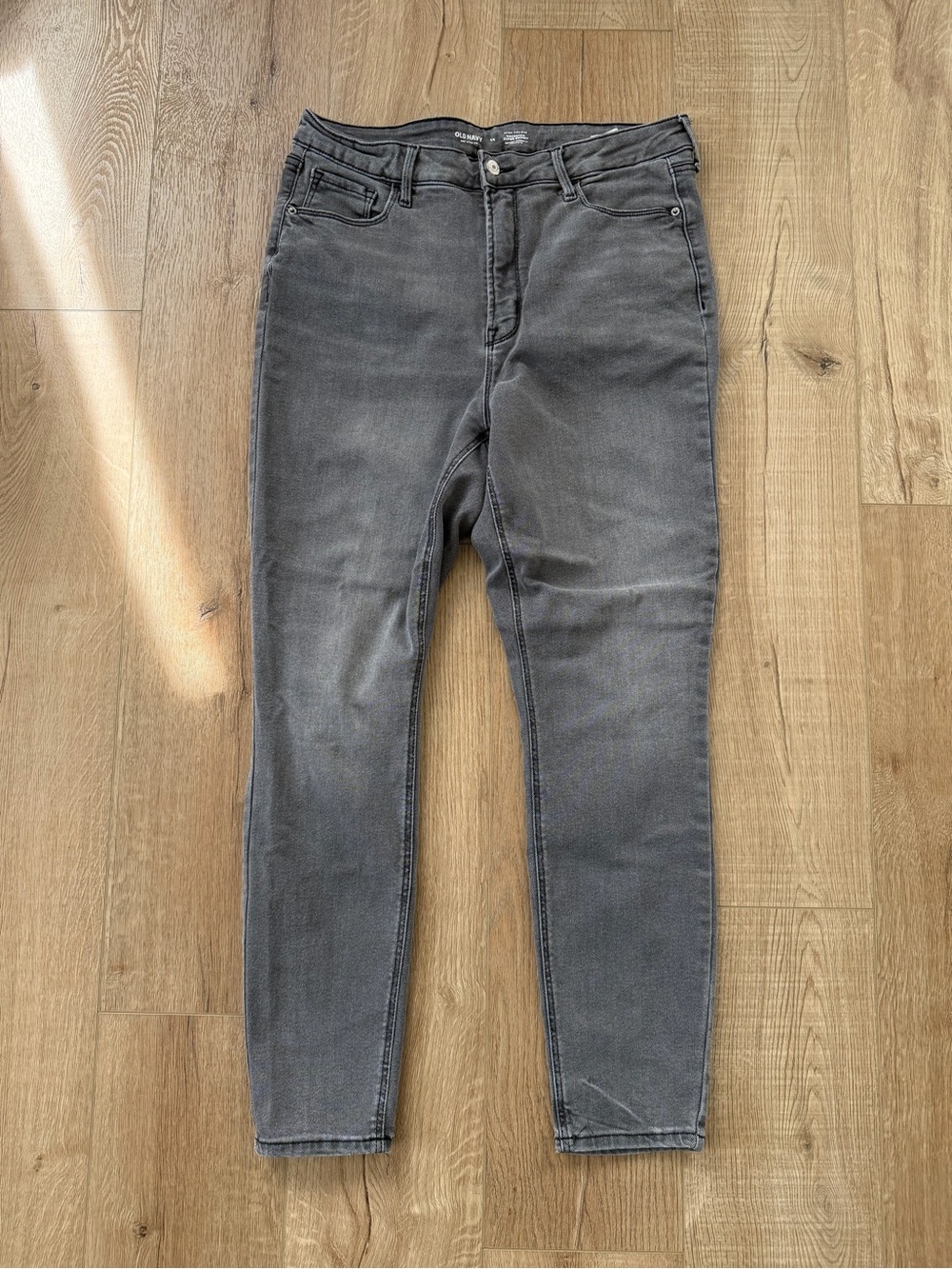 Old Navy Rockstar Extra High-Rise Super Skinny Jeans Size 14 Gray 360 Stretch